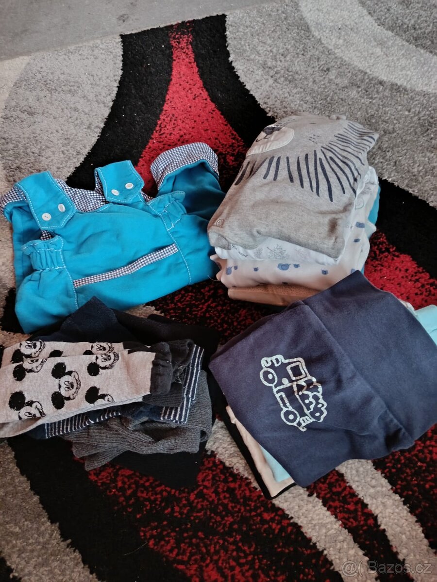 Kojenecké oblečení 6-12 měsíců - 2