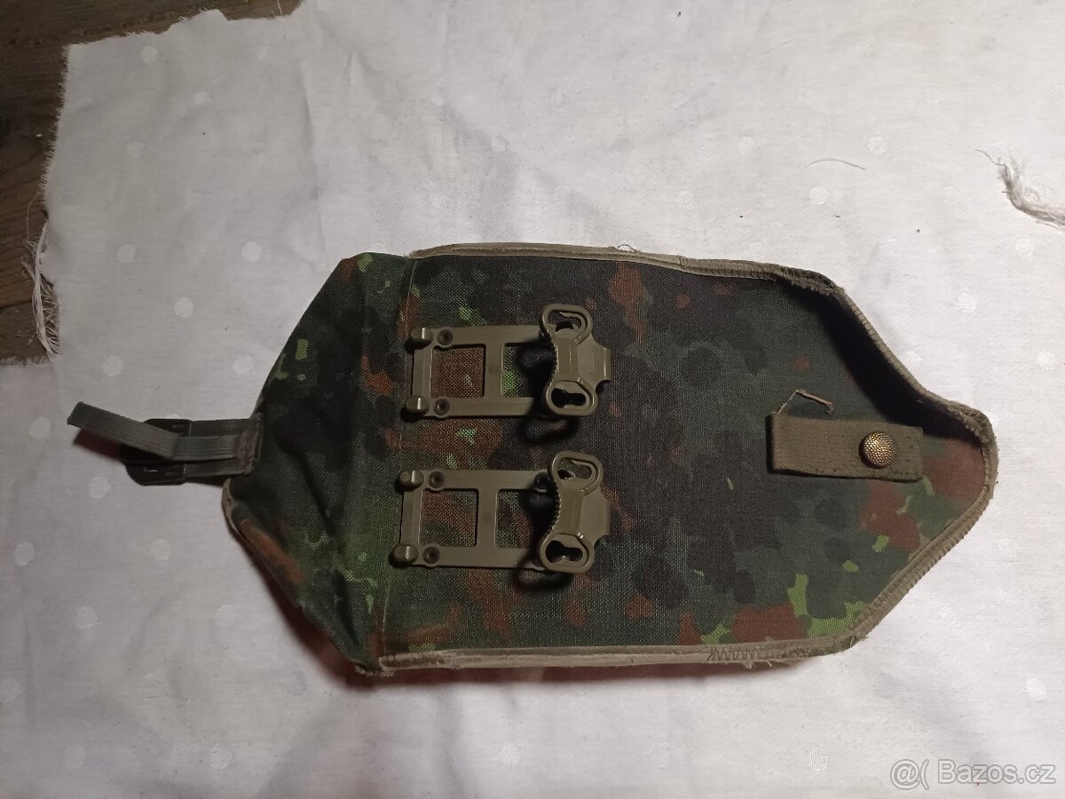 Vojenská kapsa a čepice , opasek - 2