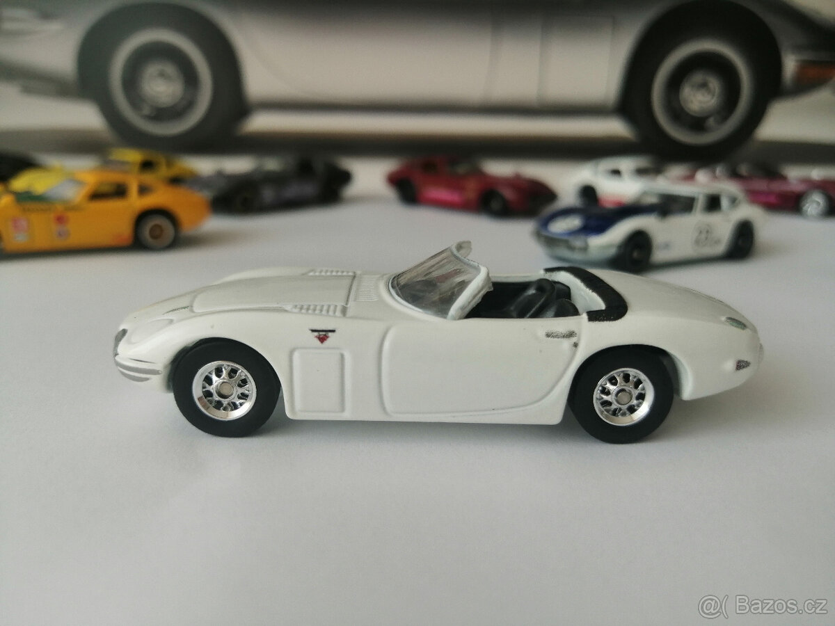 hot wheels - toyota 2000 GT - 2