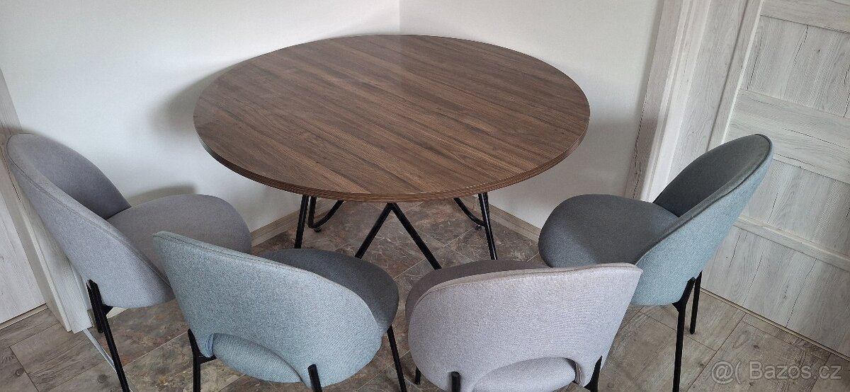 prodám jidelní stůl - 2