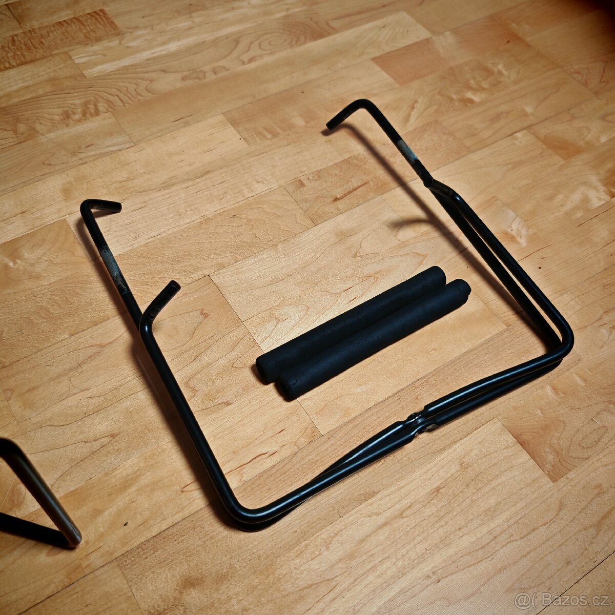 Skládací stojan na repro bedny - 2