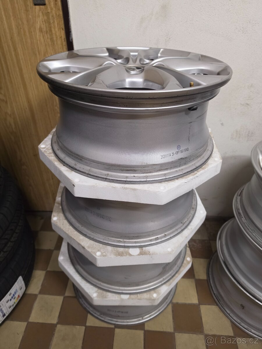5x114,3 R16 Mazda 215/60 Barum - 2