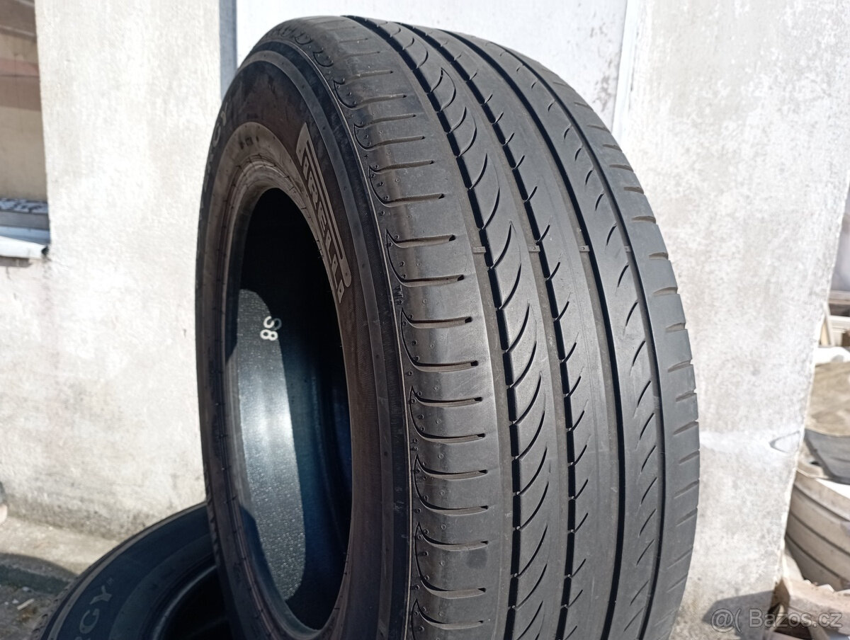 235/65/17 Pirelli letní pneu 4ks - 2