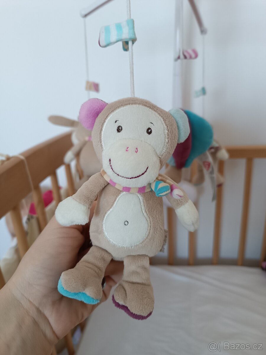 Kolotoč nad postýlku - 2