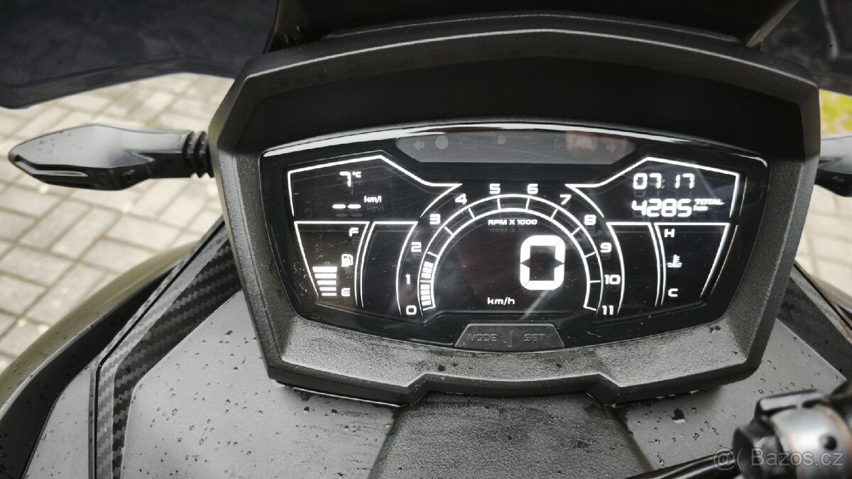 Aprilia SR GT 200 - 2