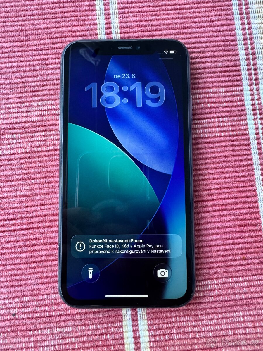 iPhone 11 | 64GB | Black - 2