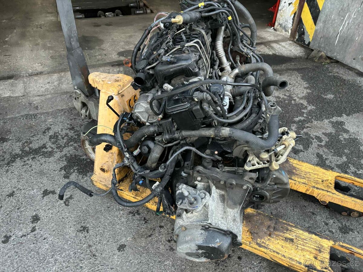 Prodám motor 1.6hdi 80kw najeto 237455km - 2