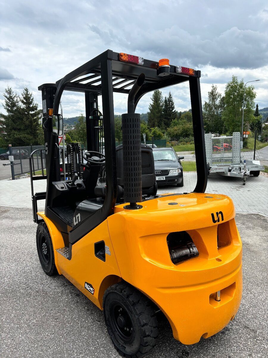 Nový - Vysokozdvižný vozík UN FD25 2.5t diesel - 2
