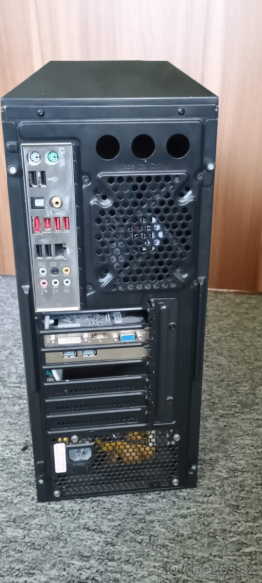 Stolní PC Win 10 Pro - 2