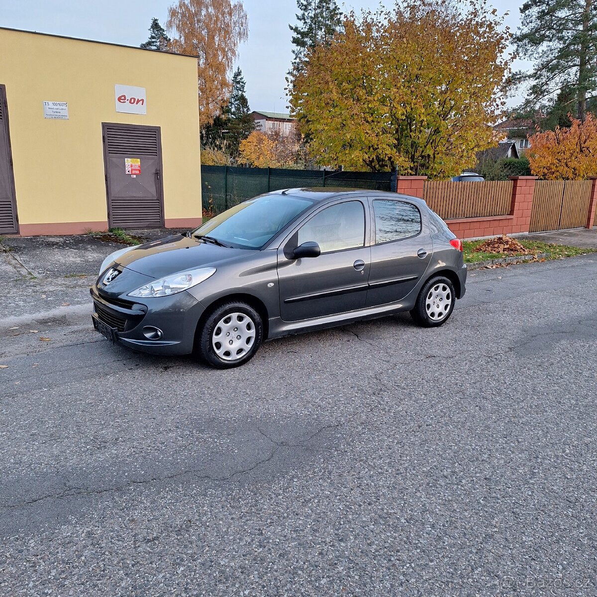 Peugeot 206+ Trendy 1,1i Dovoz Rakousko najeto 76t.km. - 2