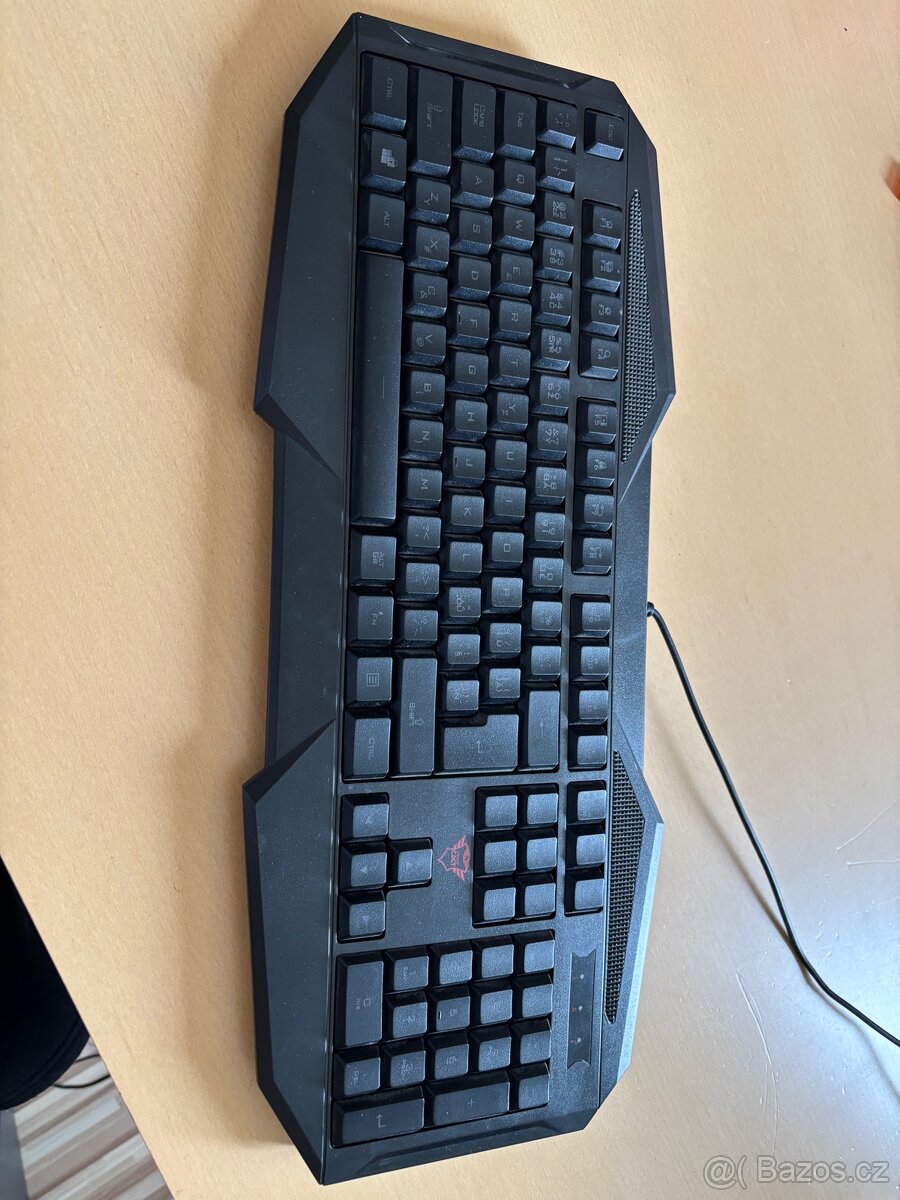 Herní klávesnice Trust avonn gxt 830-rw - 2