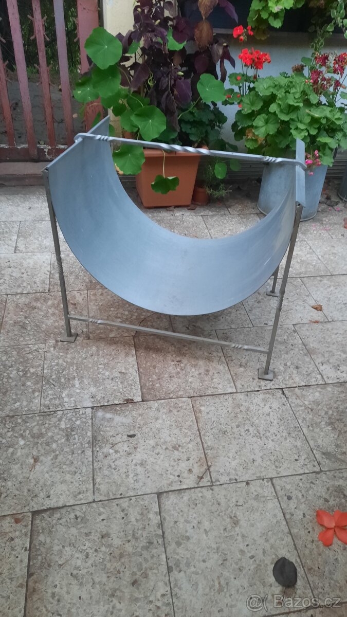 Stojan na krbové dřevo - 2