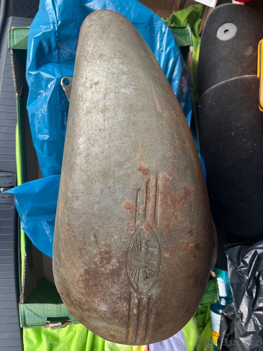 Nádrž Jawa Pérák - 2