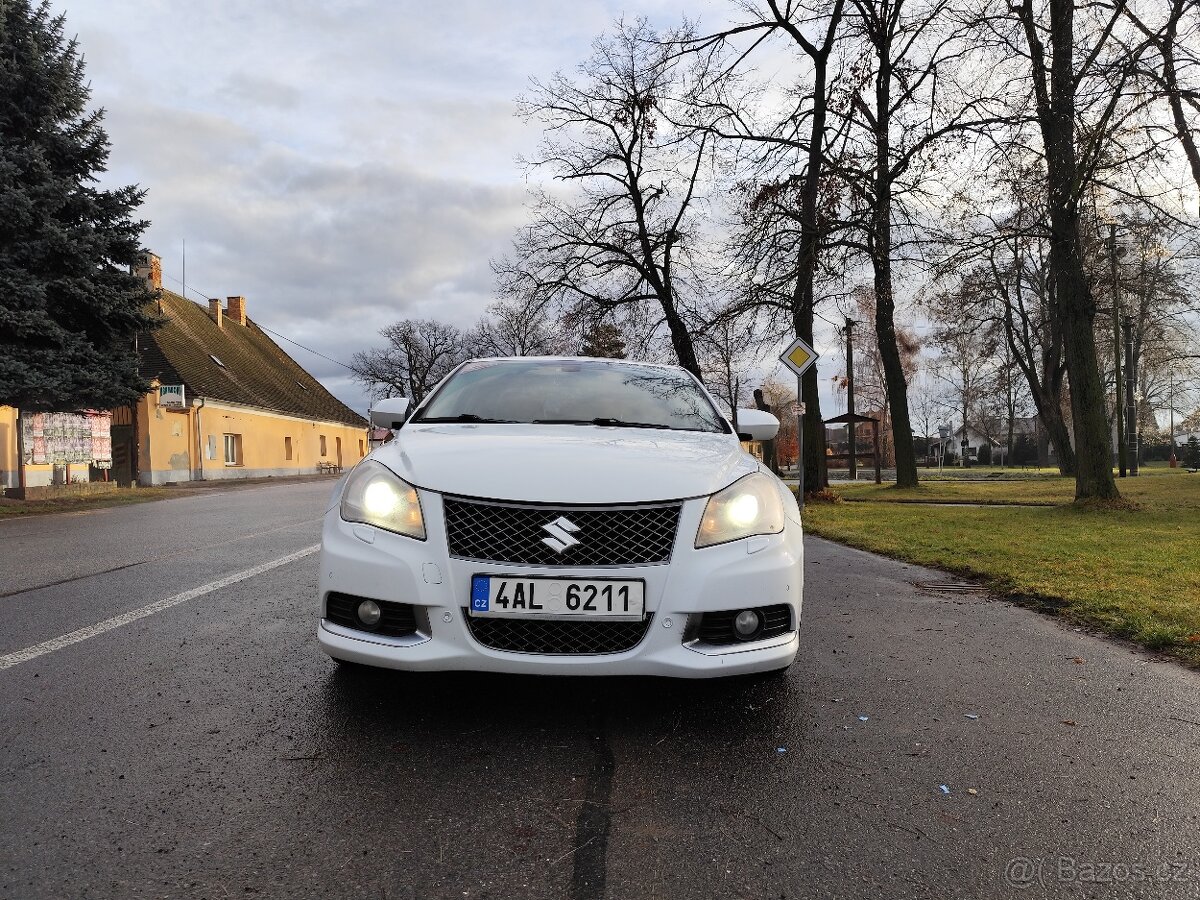 Suzuki Kizashi 2.4, 4x4, automat - 2