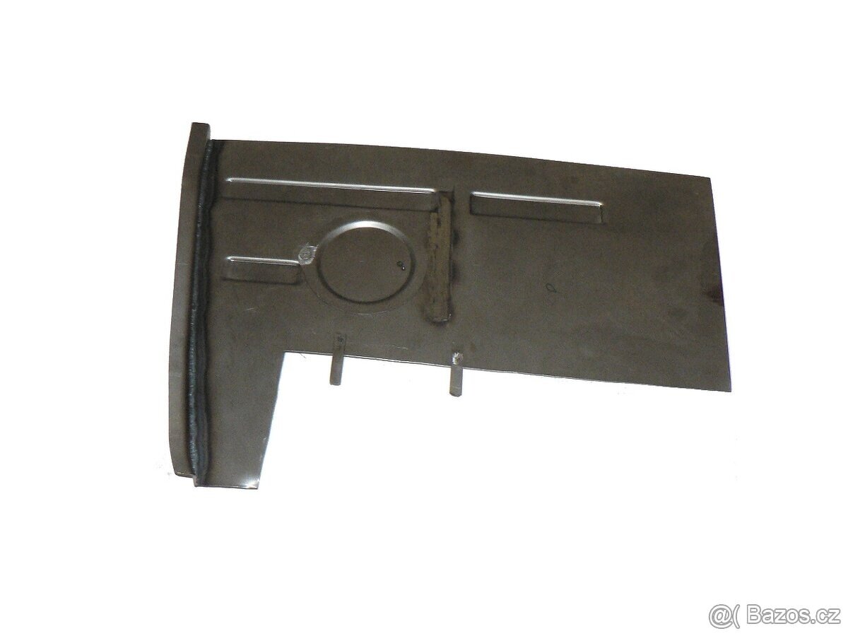 Tatra 613 - přední část předního podběhu L+P strana - 2