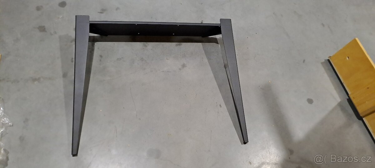 kovová podnož - 2