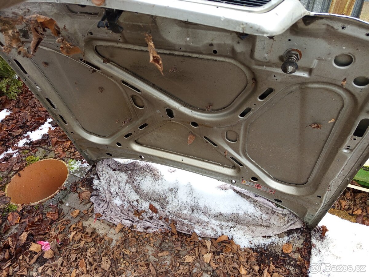 Audi 80 B4 kapota - 2