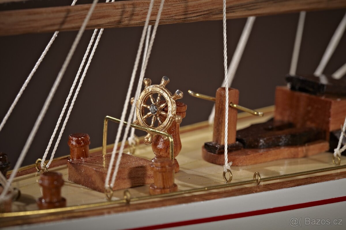 Dřevěný model lodi Endeavour 1934 - 2