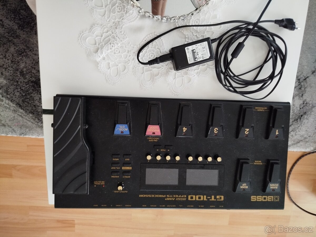 Boss GT100 + napájecí kabe - 2