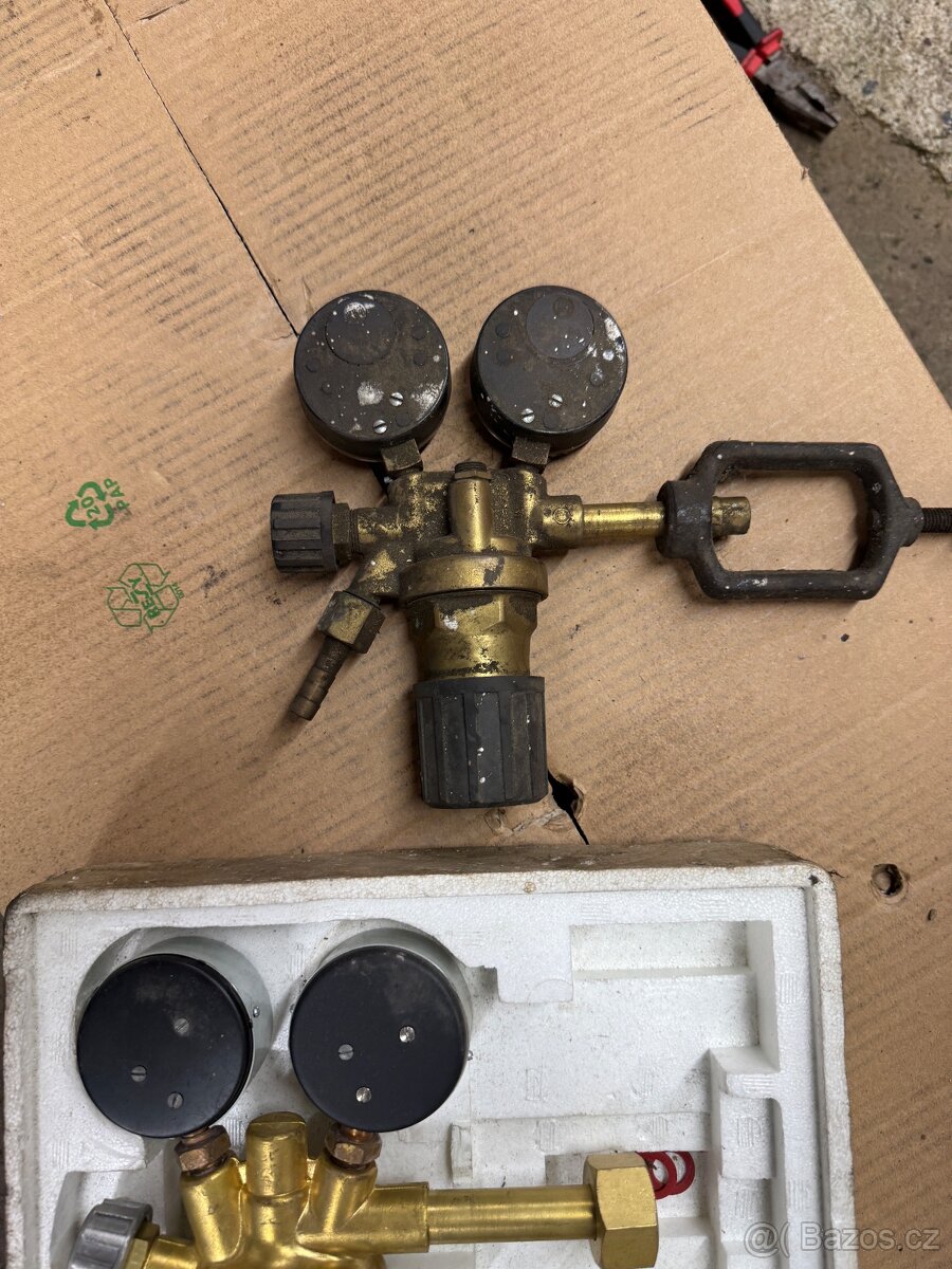 Redukční ventil acetylen - 2