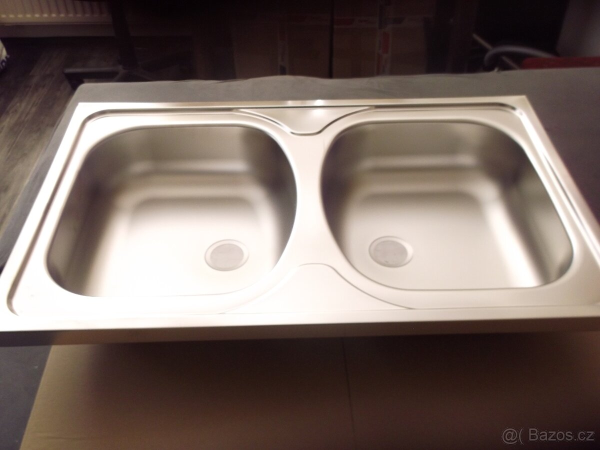 Nerezový dvojdřez - 2