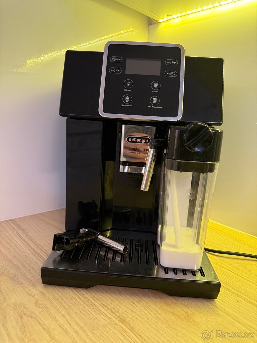 Prodám kávovar delonghi perfecta Evo - 2