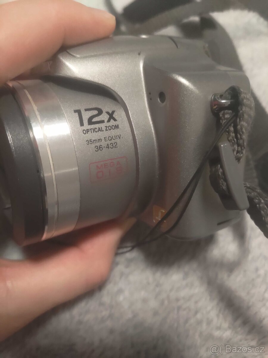 Panasonic DMC - FZ8 - 2