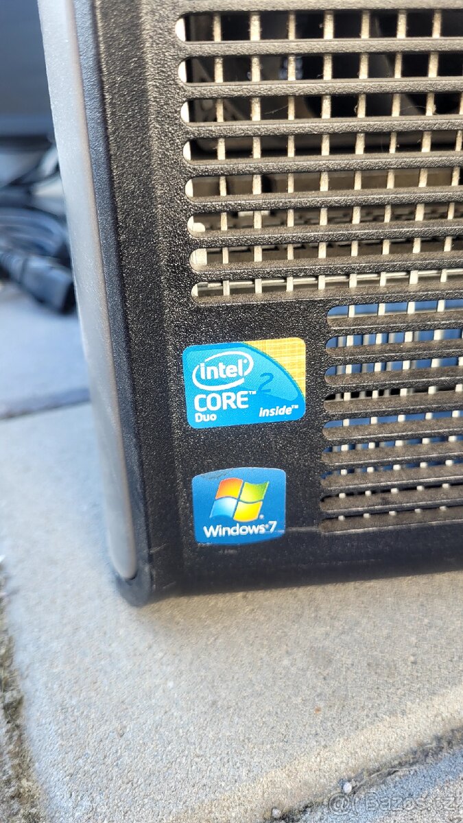 Počítač + monitor - 2