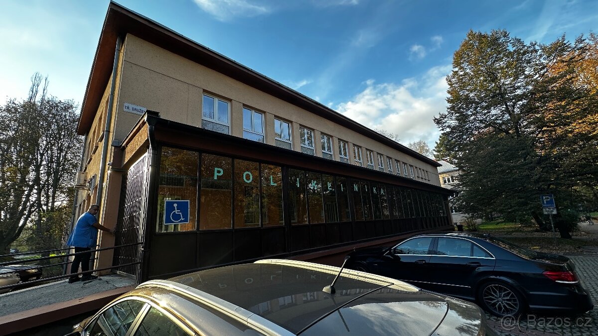 Pronájem komerčních prostor Karviná - 2