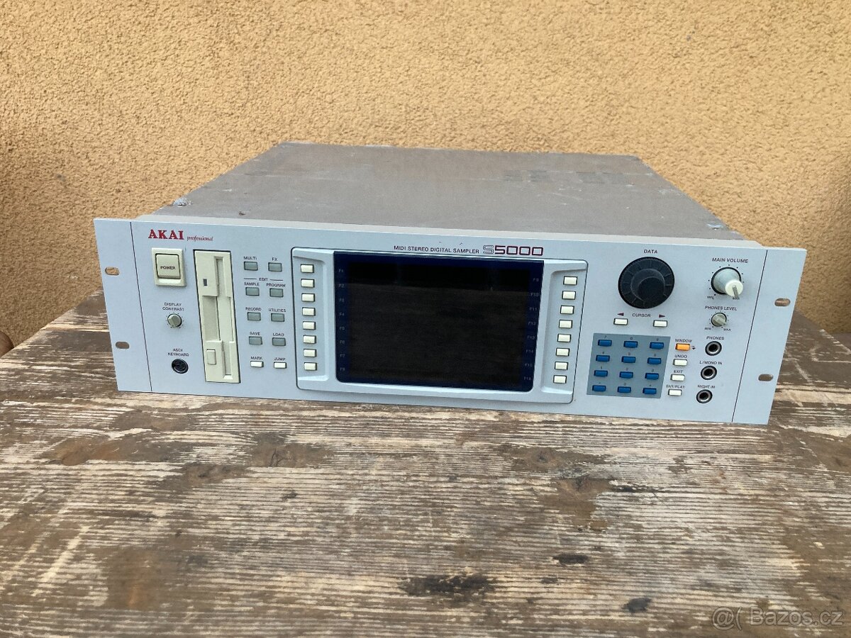 Sampler Akai Professional S5000 V2 - 2