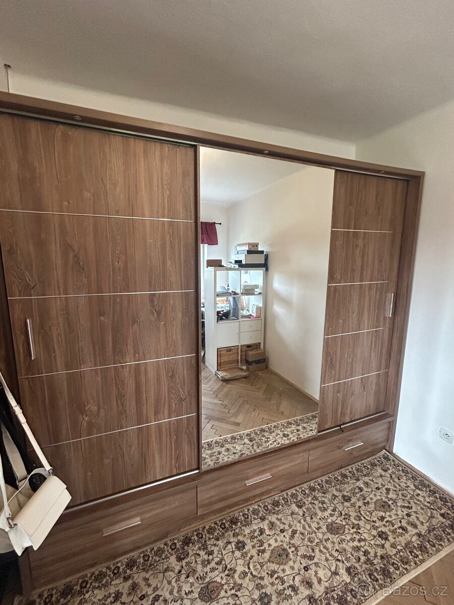 Skříň SCONTO ARTI AR-01 - dub stirling - 2