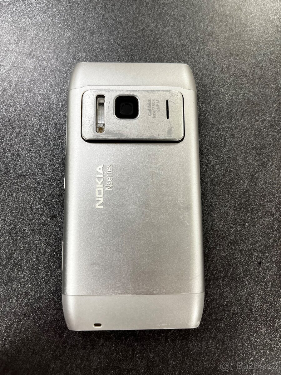 Nokia N8 - 2