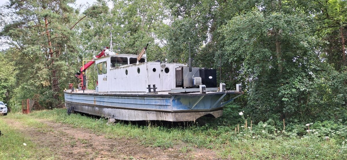 Speciální loď EMKA MP 90 s příslušenstvím - 2