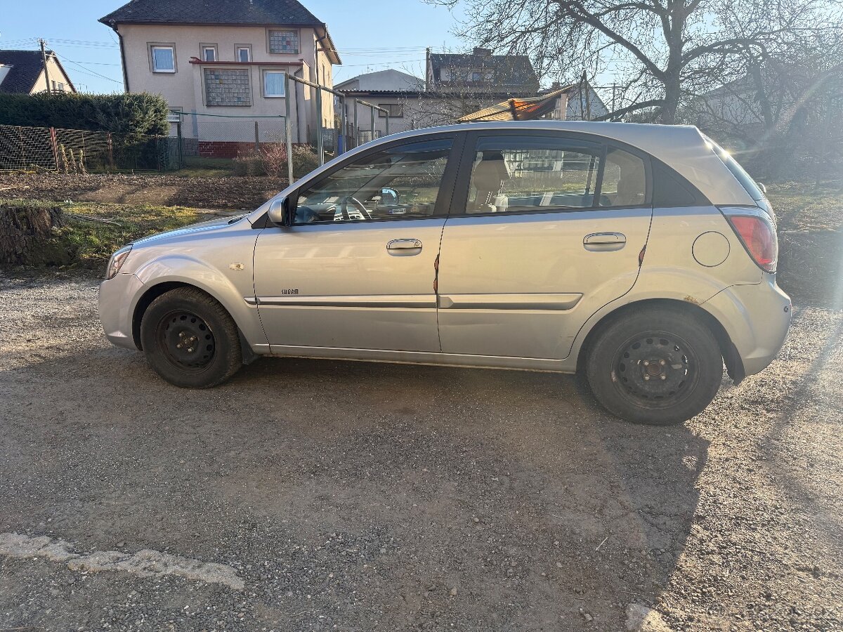 Kia Rio - 2