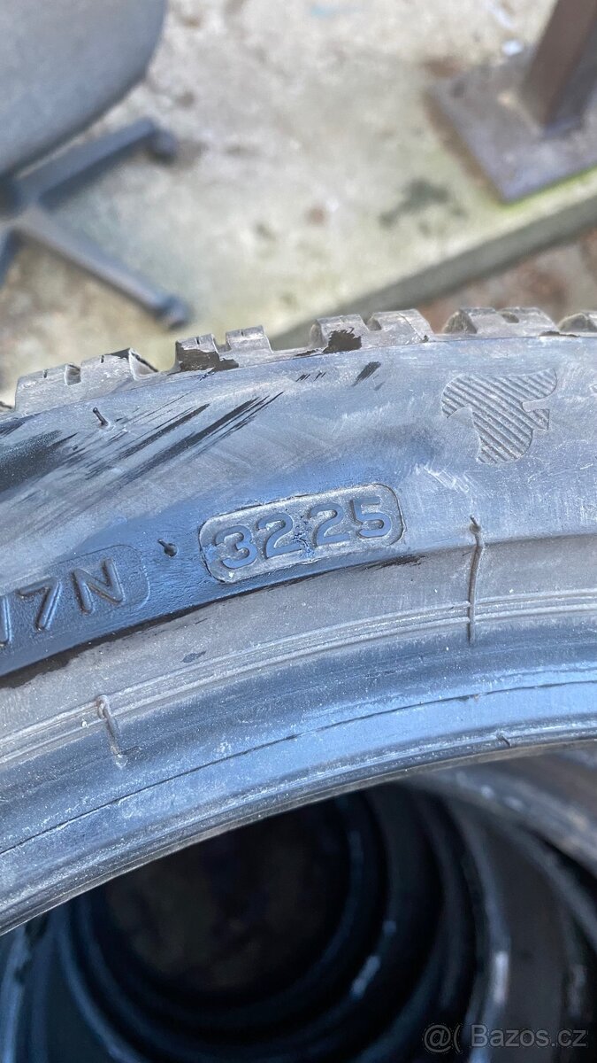 235/40 19 Firestone winterhawk 1Kus - 2