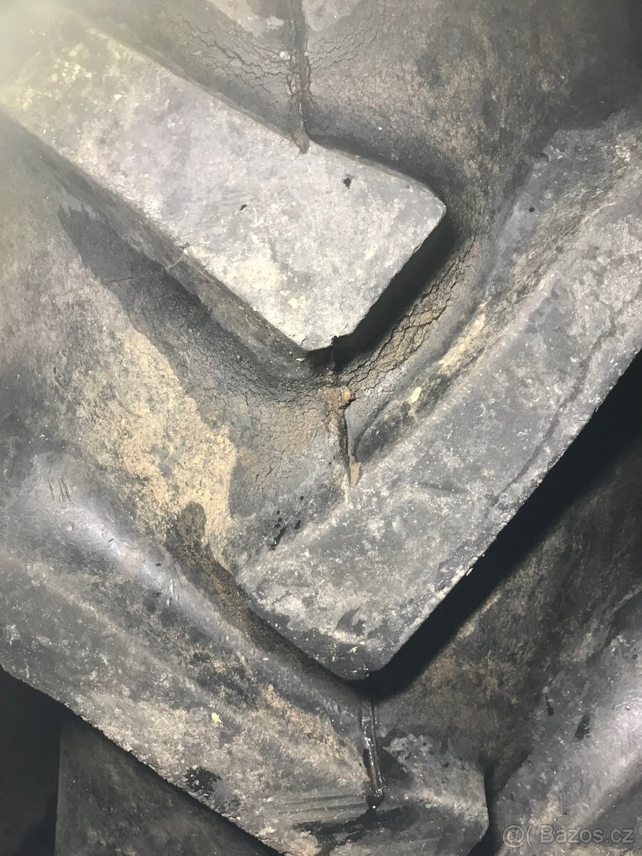 Pláště na traktor 12.4/11-28 - 2