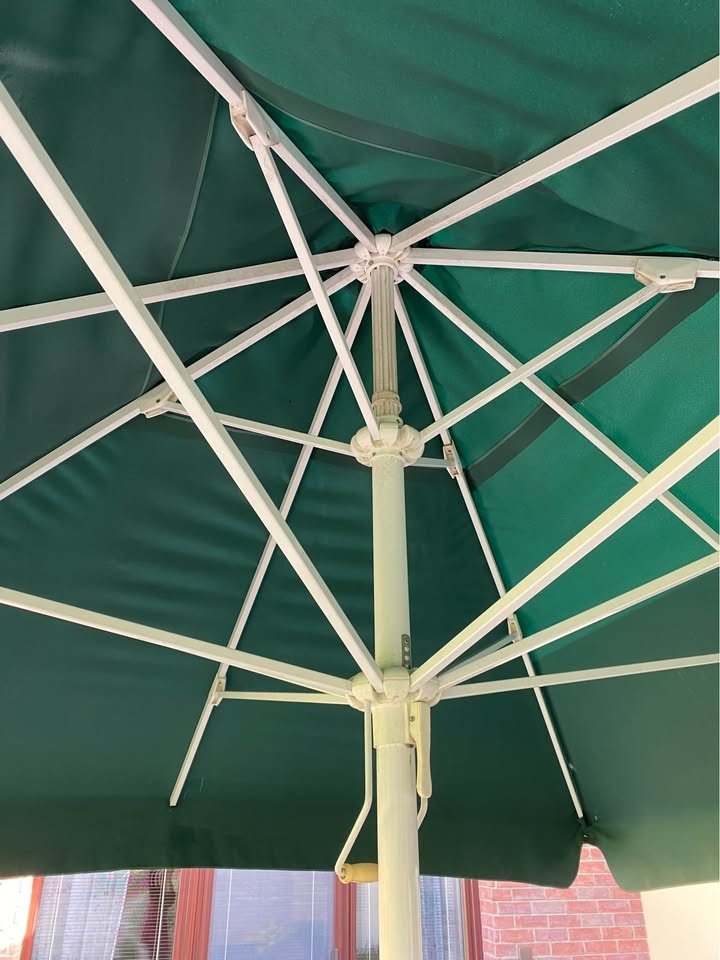 Velký slunečník i s podstavcem - 2