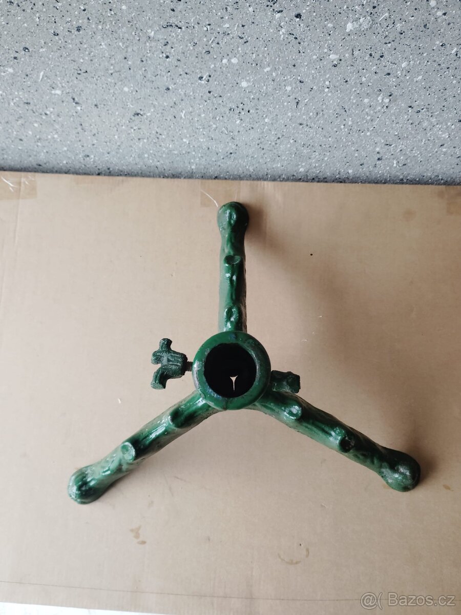 Litinový stojan stromku - 2