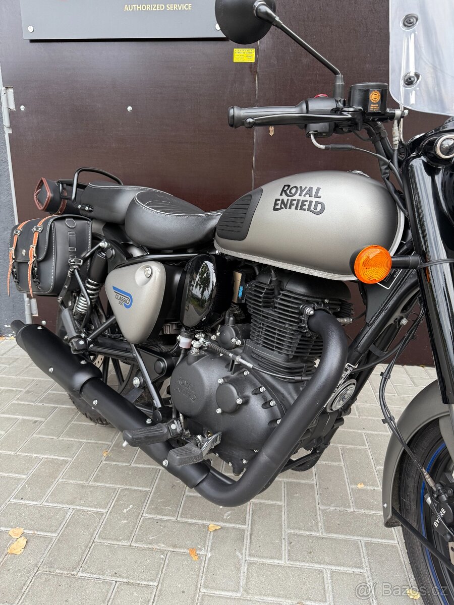 Royal Enfield Classic 350 Dark Gunmetal Grey - 2