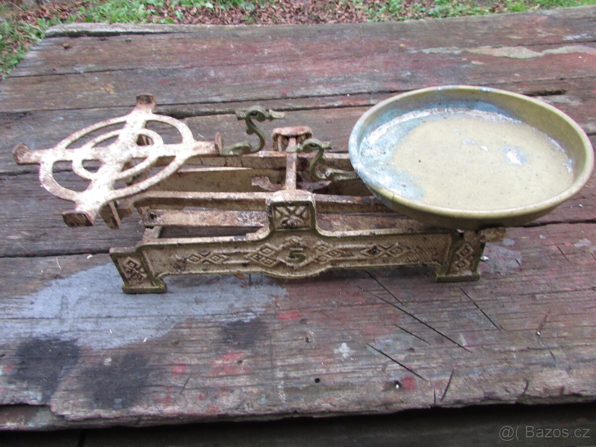 staré váhy kuchyňské - 2