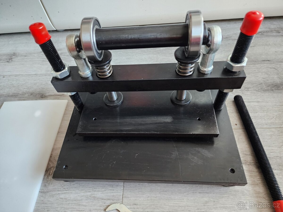 Ruční vysekávací lis - 2