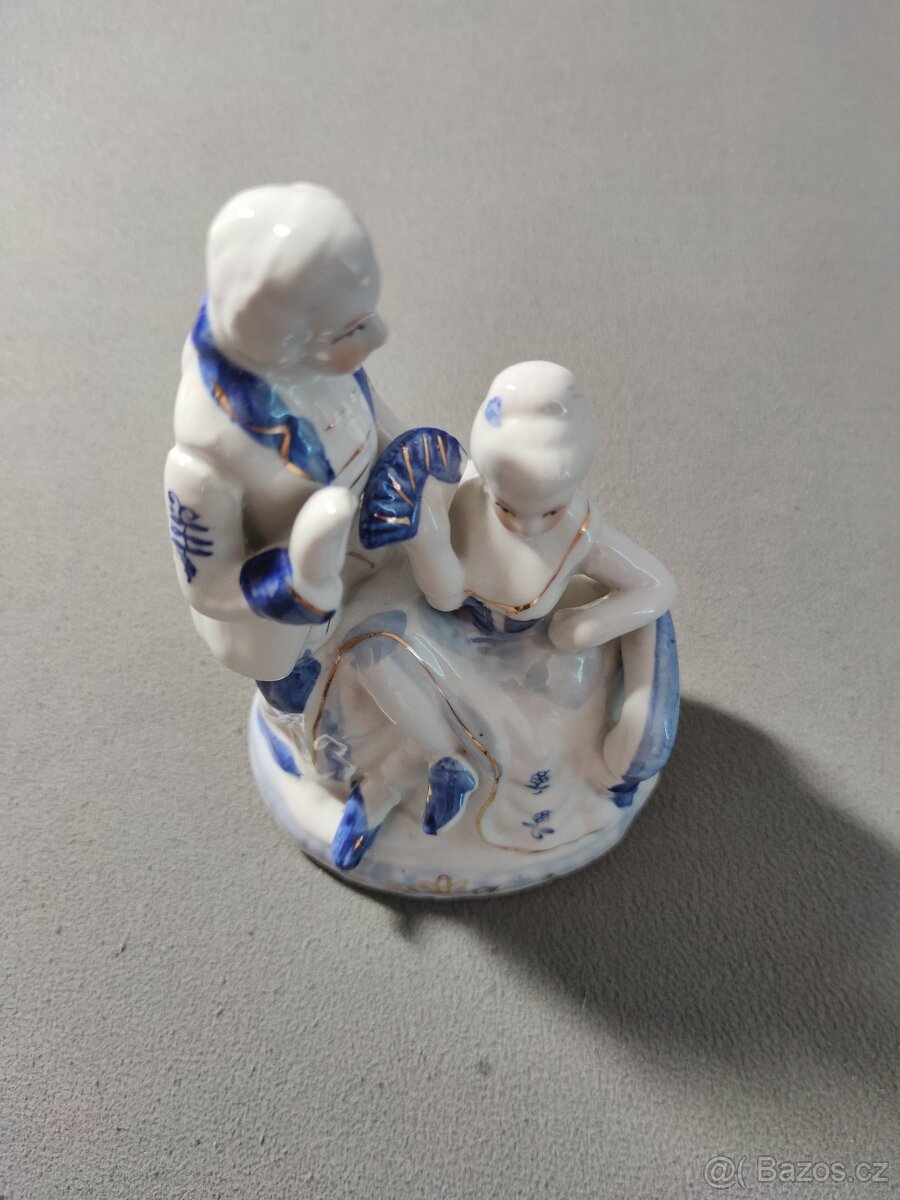 Starožitná porcelánová soška – ručně malovaná zlatem - 2