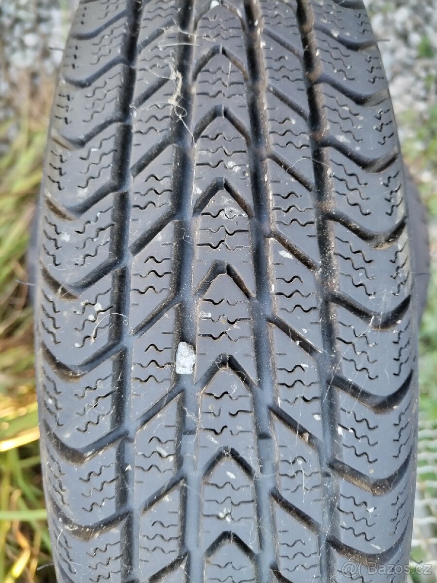 Prodám pneumatiky, celou sadu, - 2
