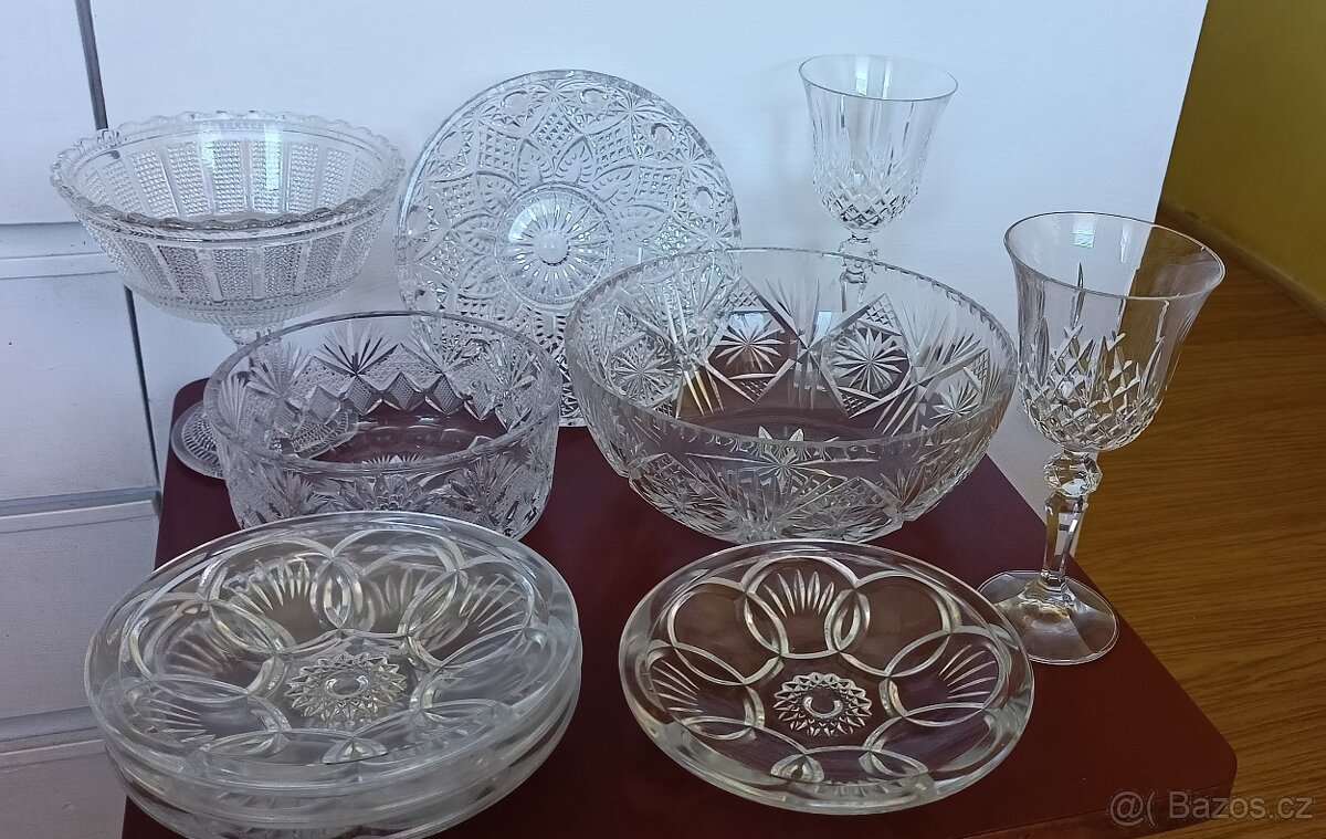 Broušené skleněné mísy a vázy - levně - 2