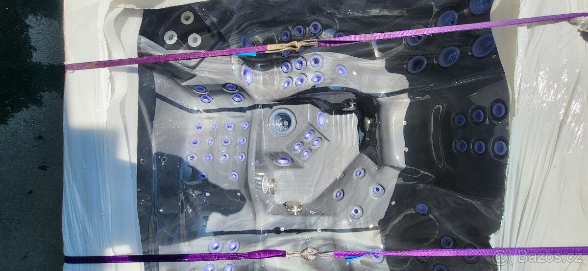 Vířivá vana Wellis Everest - 2