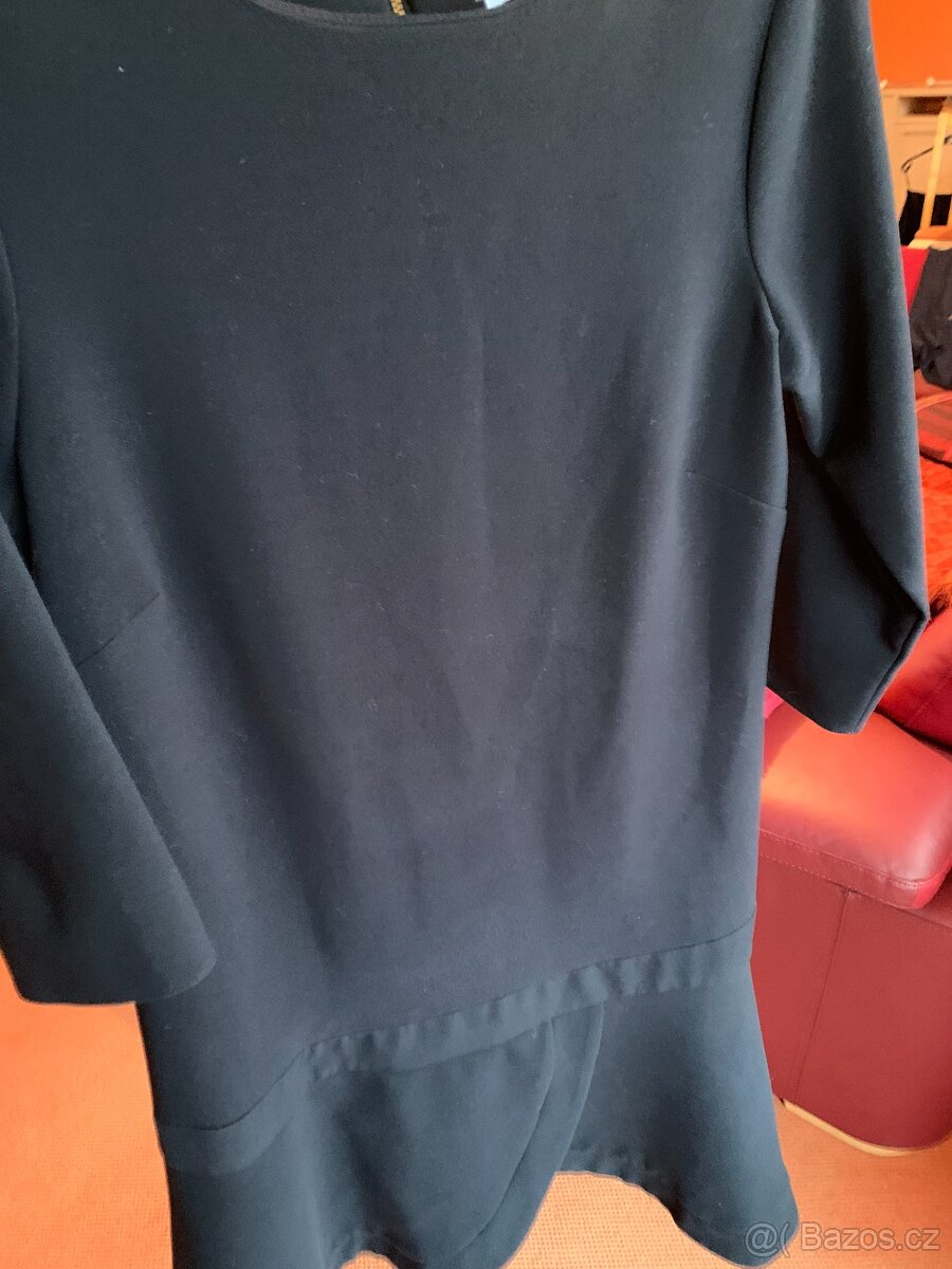 černé šaty zn. Closet - vel. 38 - 2