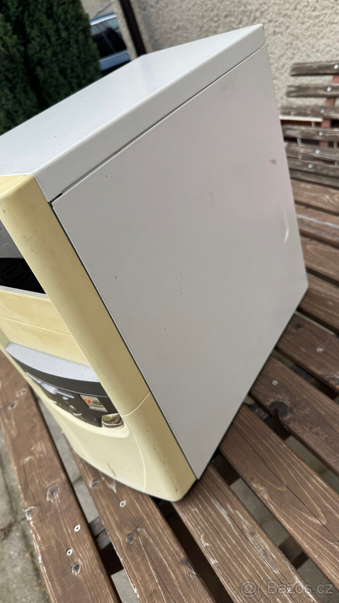 Prodám starší počítačovou skříň (ATX) 002 - 2