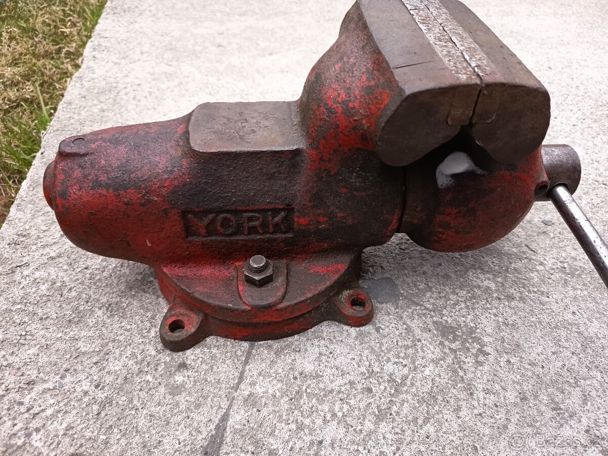 Svěrák York 125 - 2