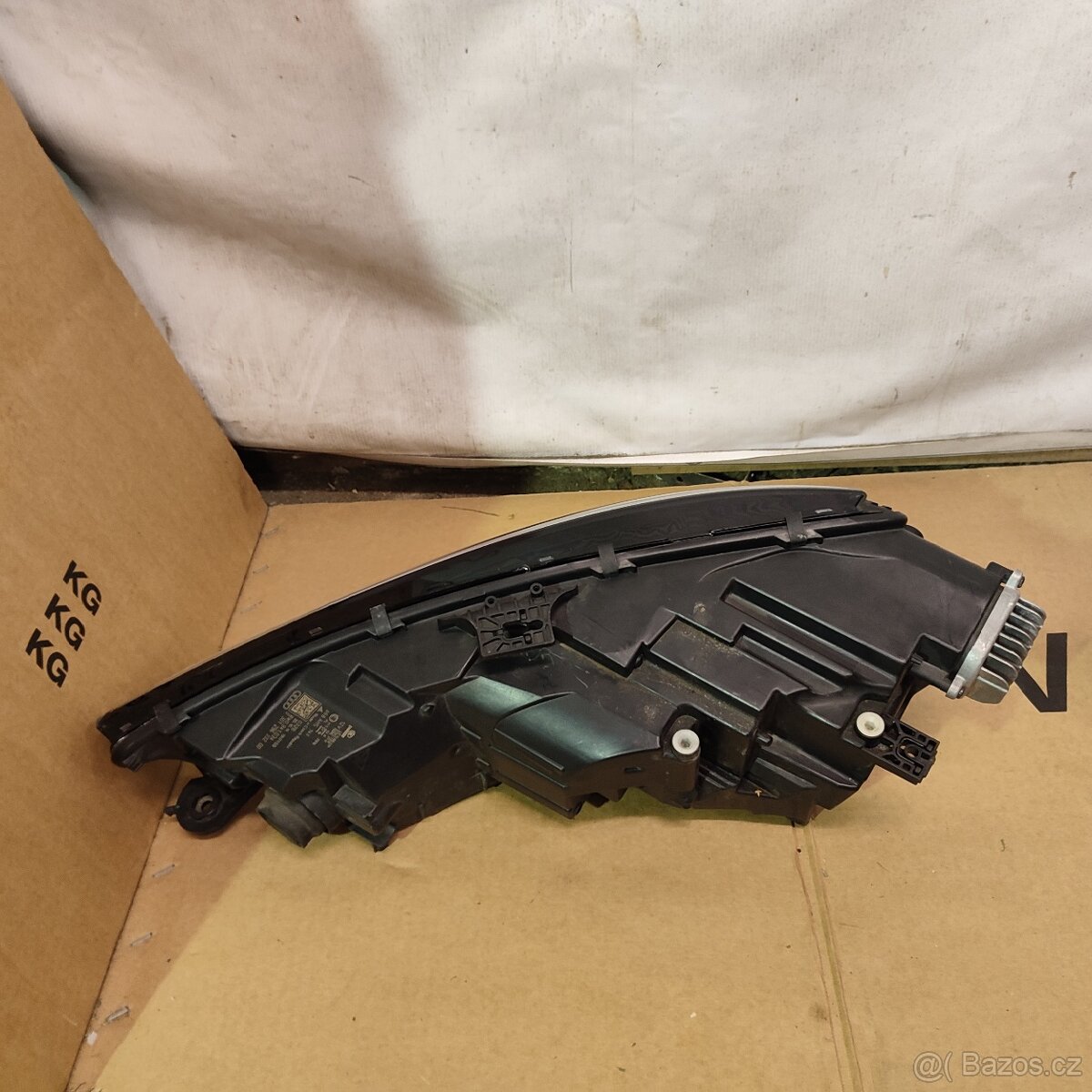 Audi A4 B9 světla,marazník, radar chladič - 2