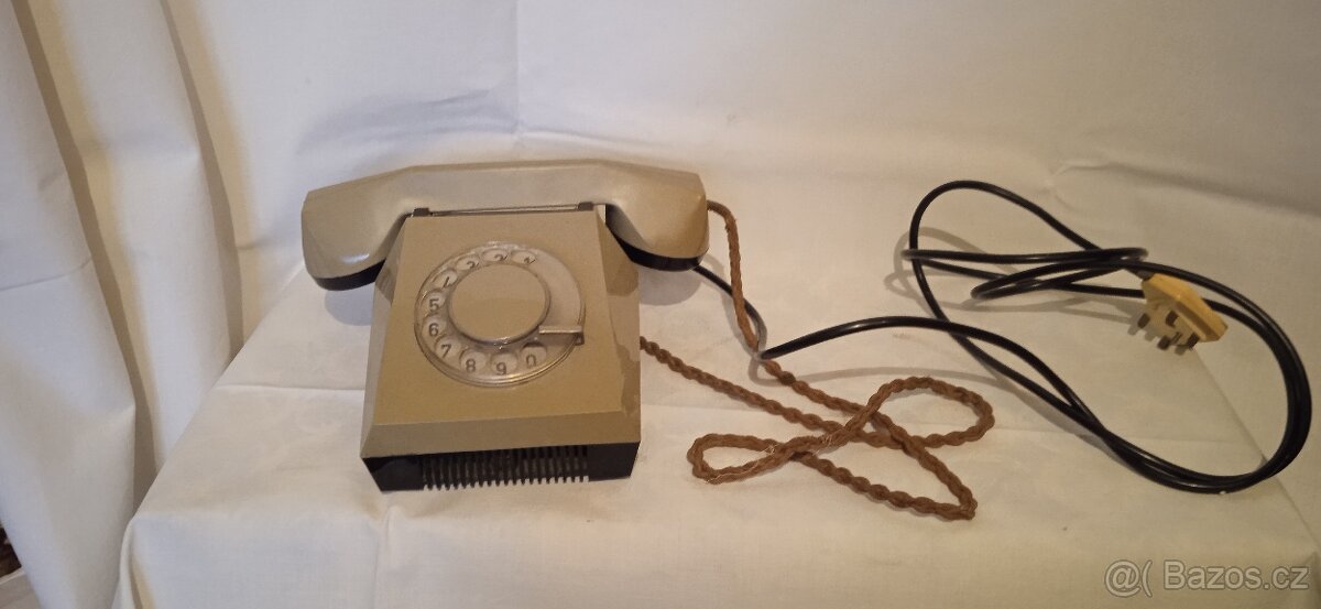 Retro telefon - 2